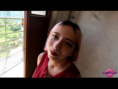 ❤️ Sha'awar ɗalibi yana tsotsar Baƙo a Waje - Cum A Fuskarsa ❤ Ingantacciyar iskanci ﹏